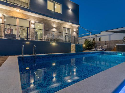 Villa Hedonist Seget Vranjica Exterior photo