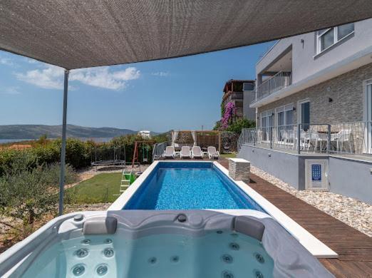 Villa Hedonist Seget Vranjica Exterior photo